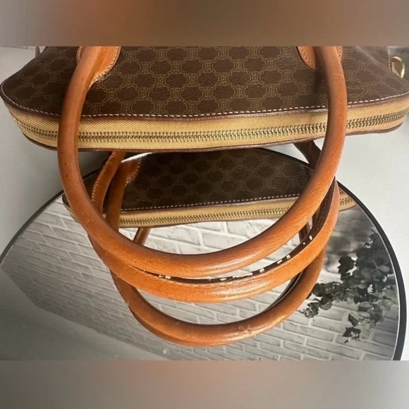 Celine Macadam Canvas Handbag Brown Coated
Canvas with double leather handles - Picture 8 of 8